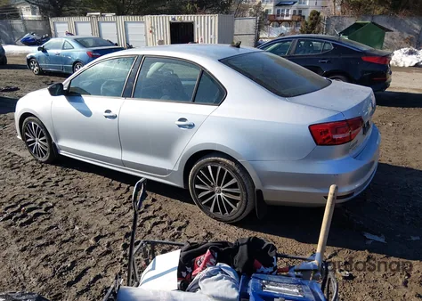 2015 Volkswagen Jetta 1.8T Se from USA, damaged, VIN 3VWD17AJ6FM240333